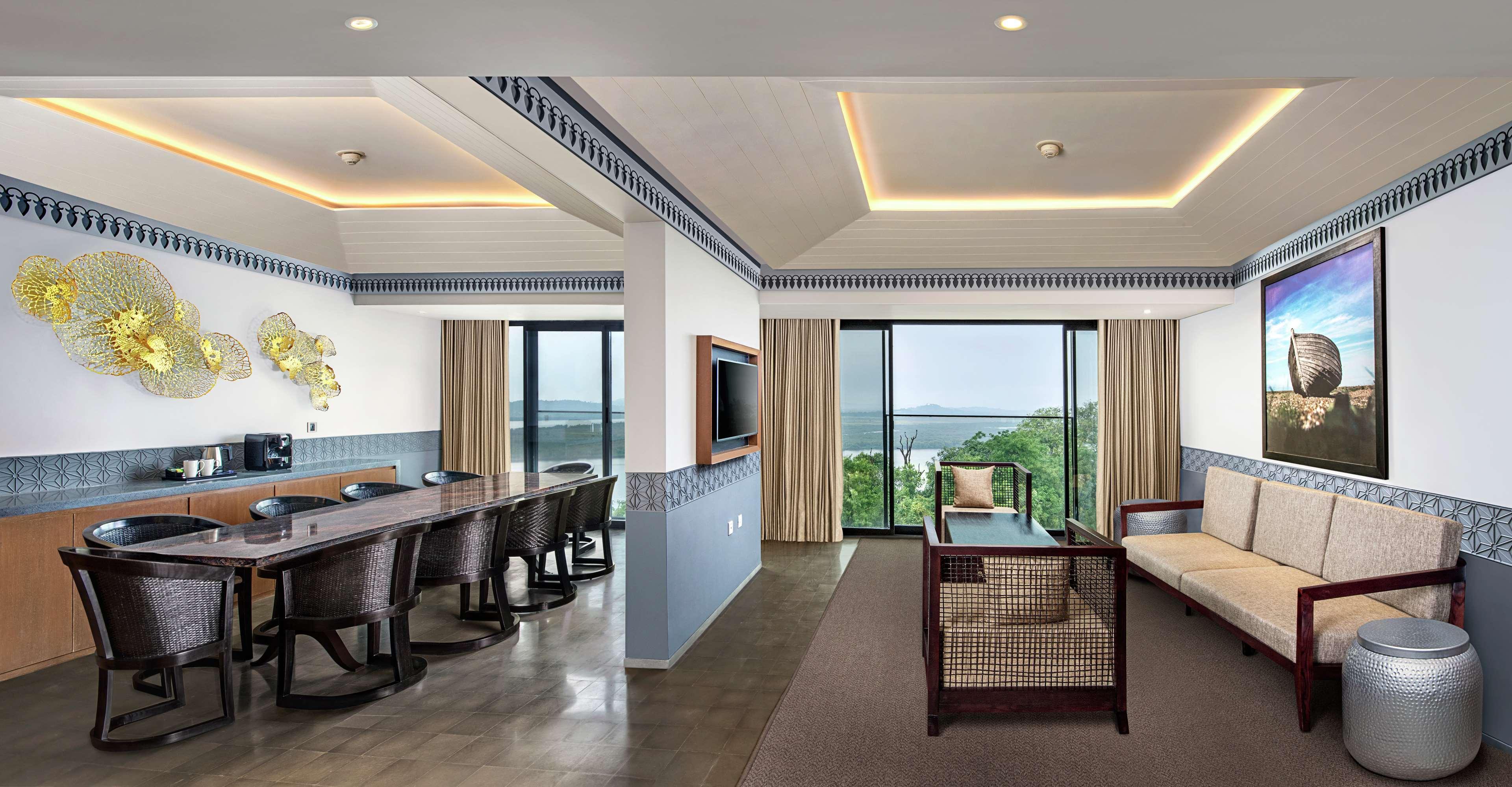Doubletree By Hilton Goa - Panaji Hotel Kültér fotó