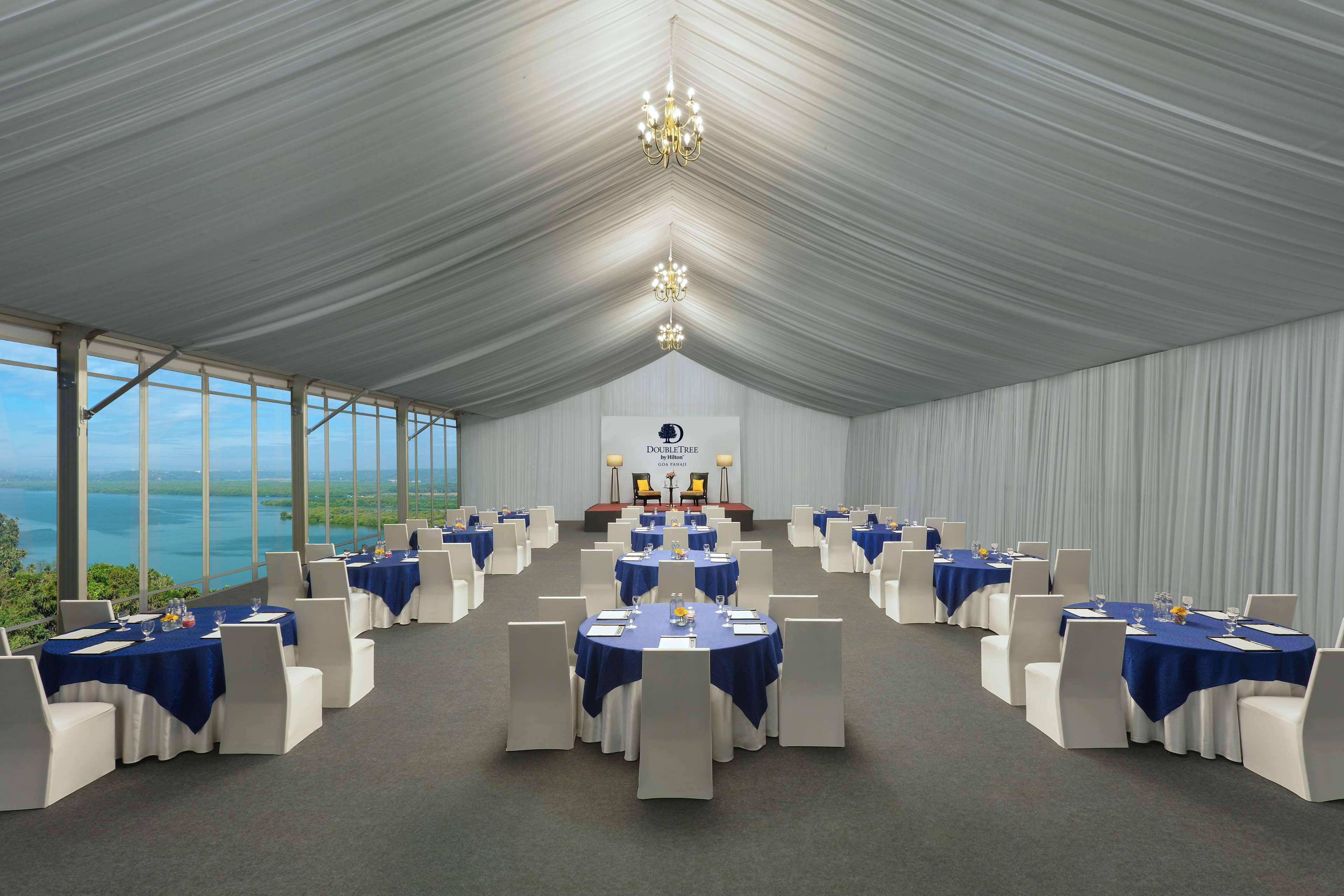 Doubletree By Hilton Goa - Panaji Hotel Kültér fotó