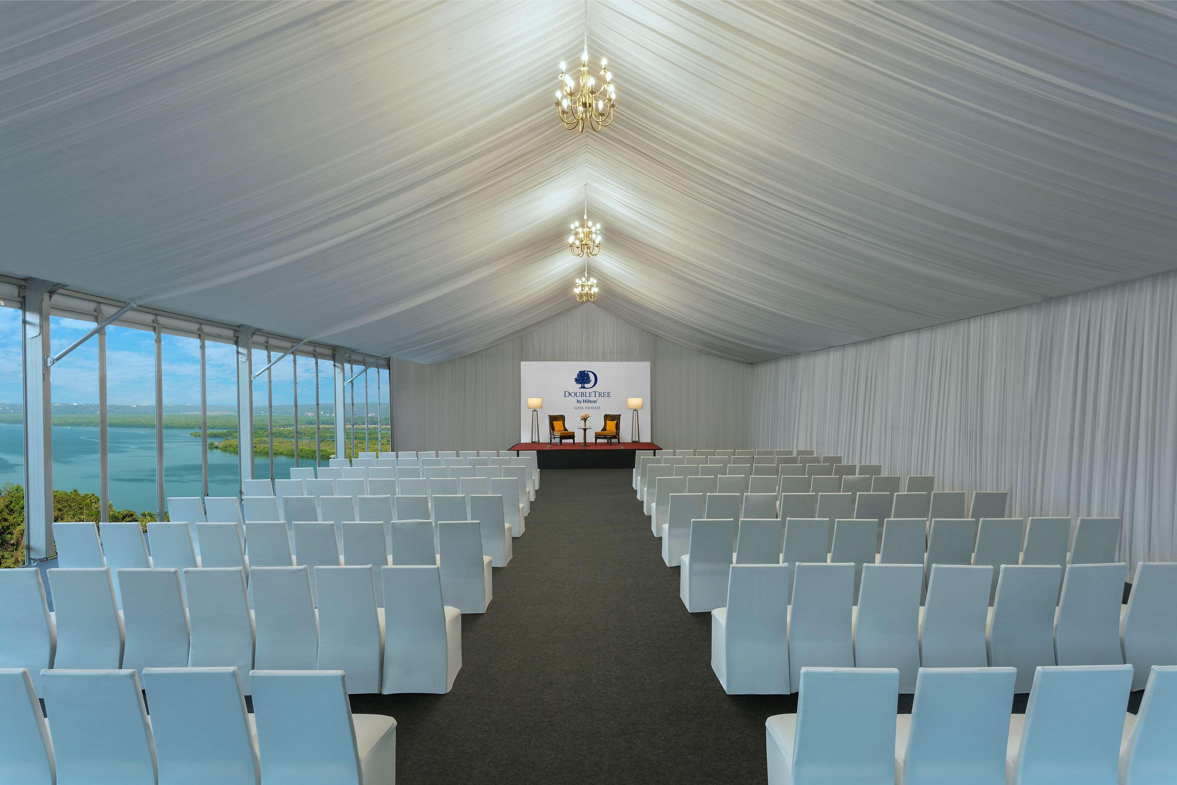 Doubletree By Hilton Goa - Panaji Hotel Kültér fotó