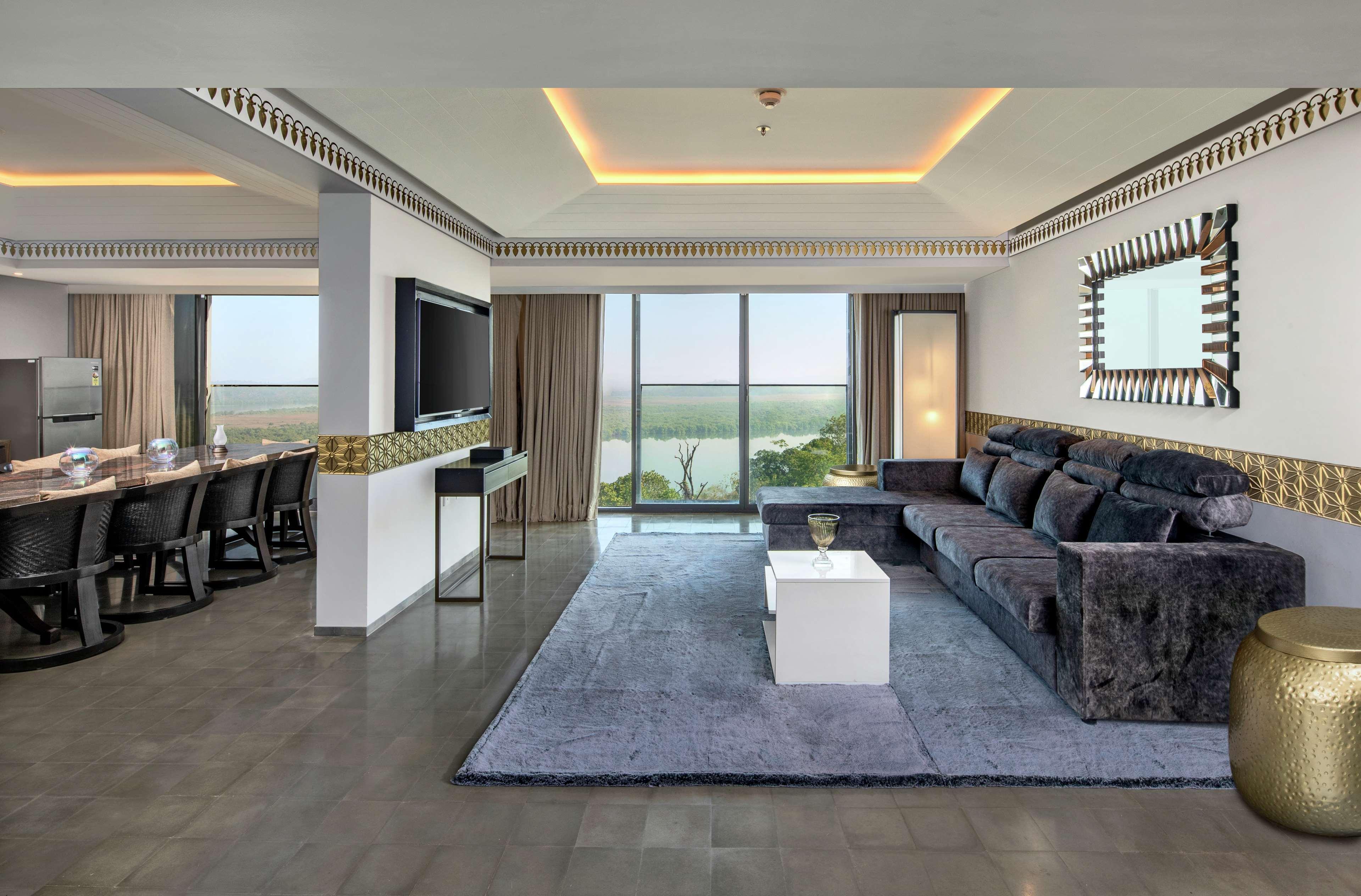 Doubletree By Hilton Goa - Panaji Hotel Kültér fotó