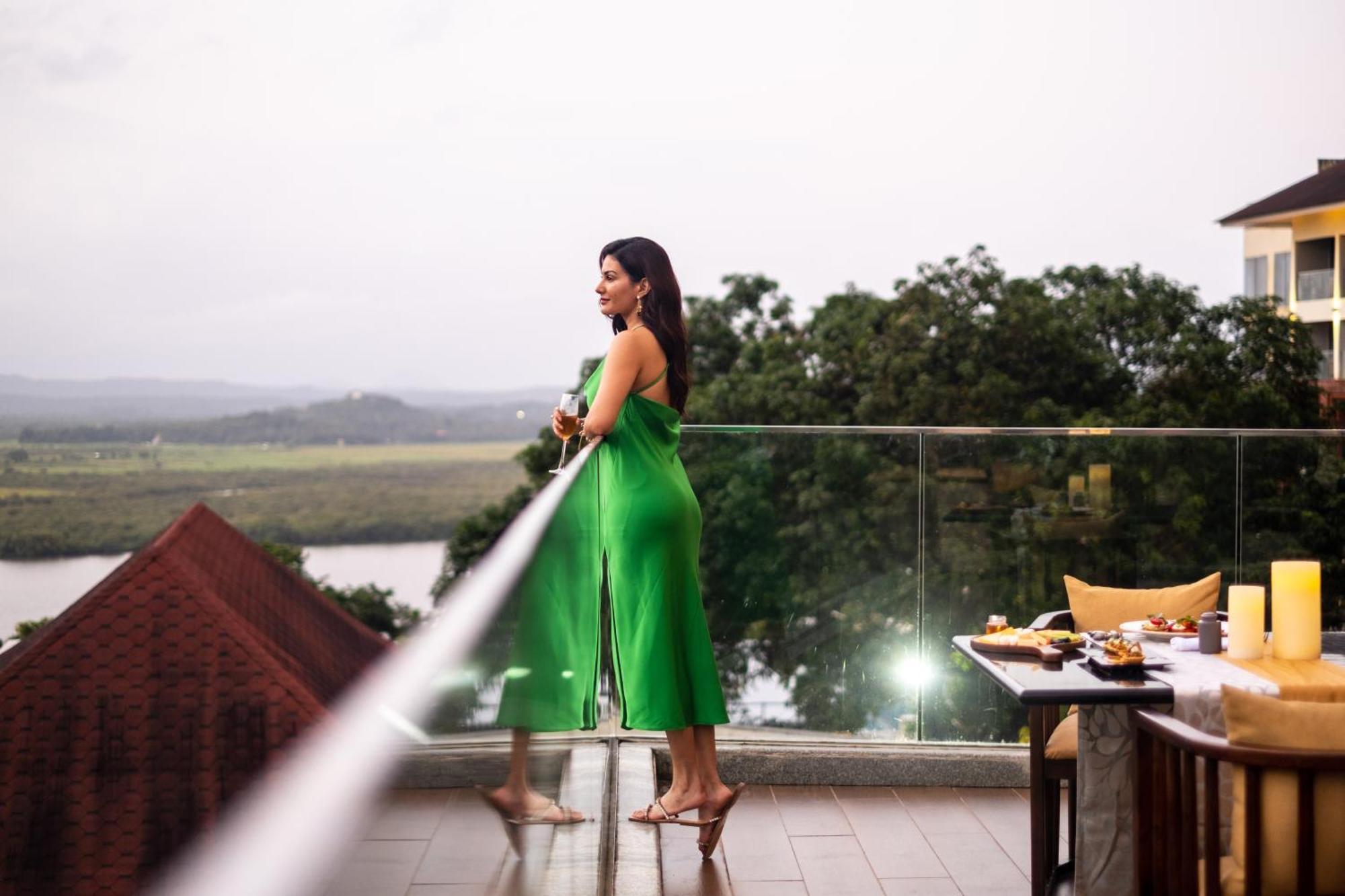 Doubletree By Hilton Goa - Panaji Hotel Kültér fotó