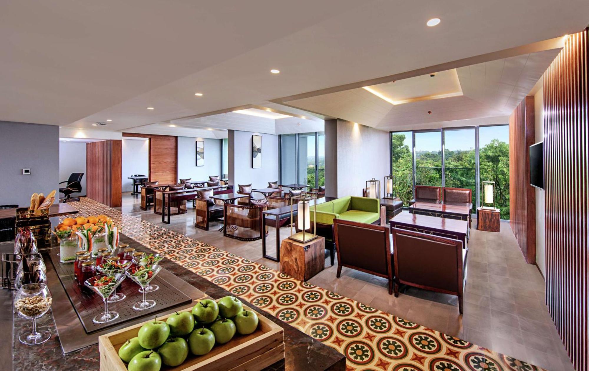 Doubletree By Hilton Goa - Panaji Hotel Kültér fotó