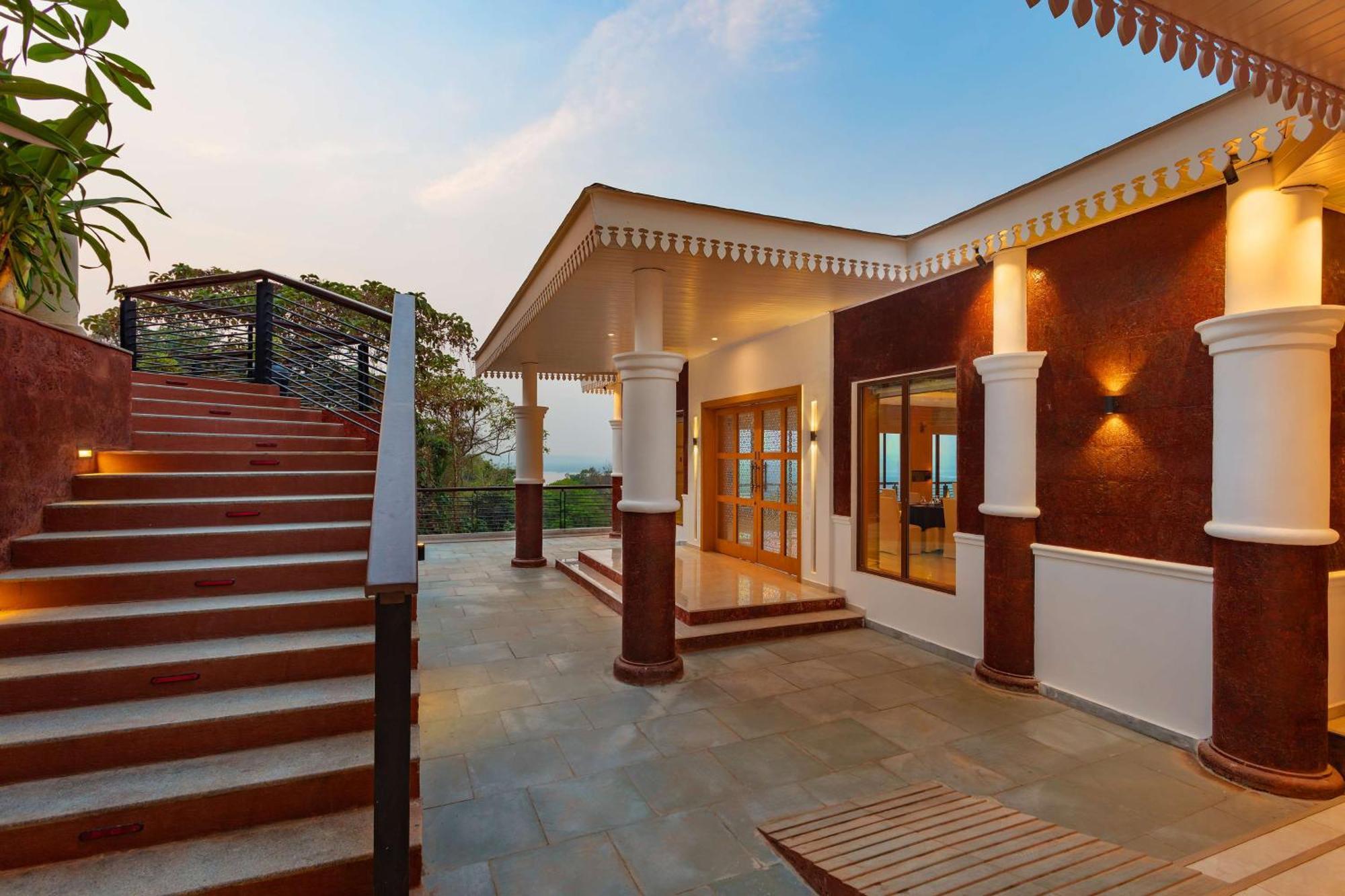 Doubletree By Hilton Goa - Panaji Hotel Kültér fotó