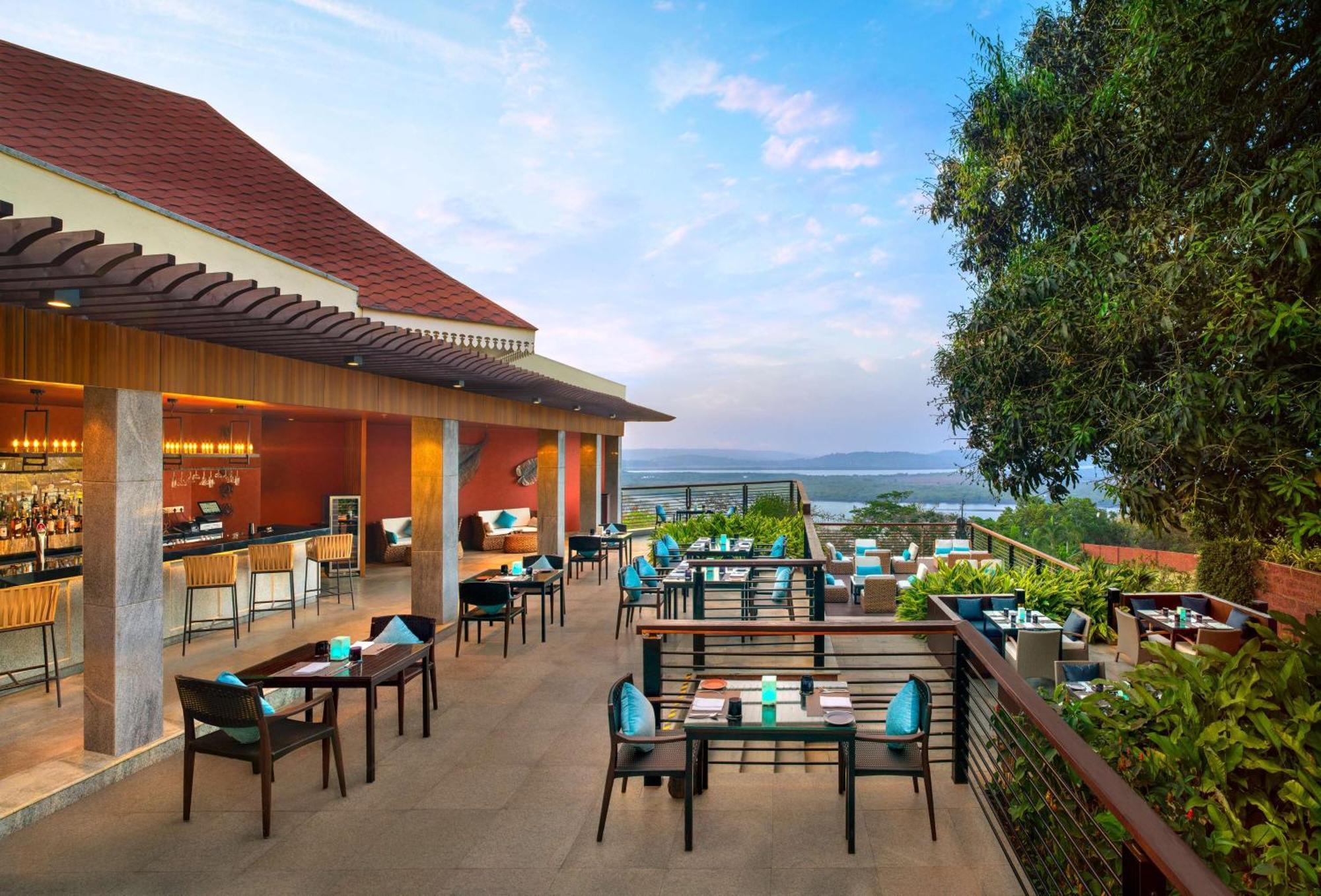 Doubletree By Hilton Goa - Panaji Hotel Kültér fotó