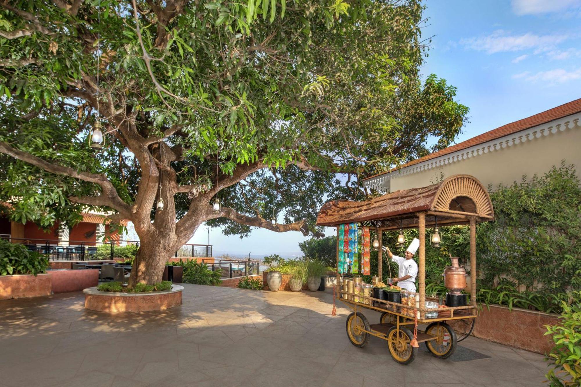 Doubletree By Hilton Goa - Panaji Hotel Kültér fotó