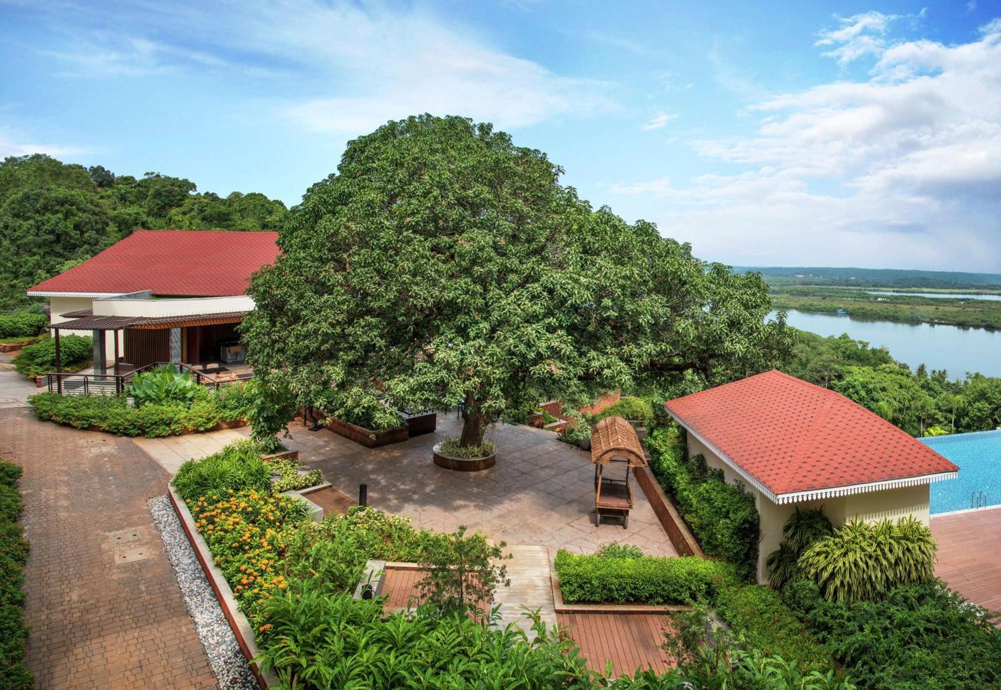 Doubletree By Hilton Goa - Panaji Hotel Kültér fotó